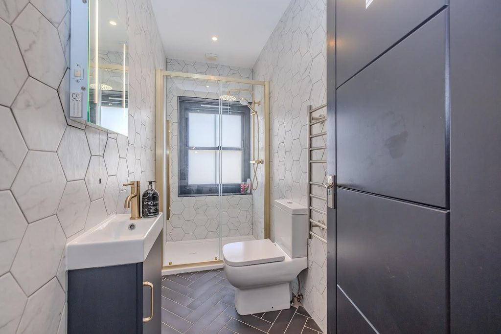 Property photo 3 of 8 23097330.Jpg
