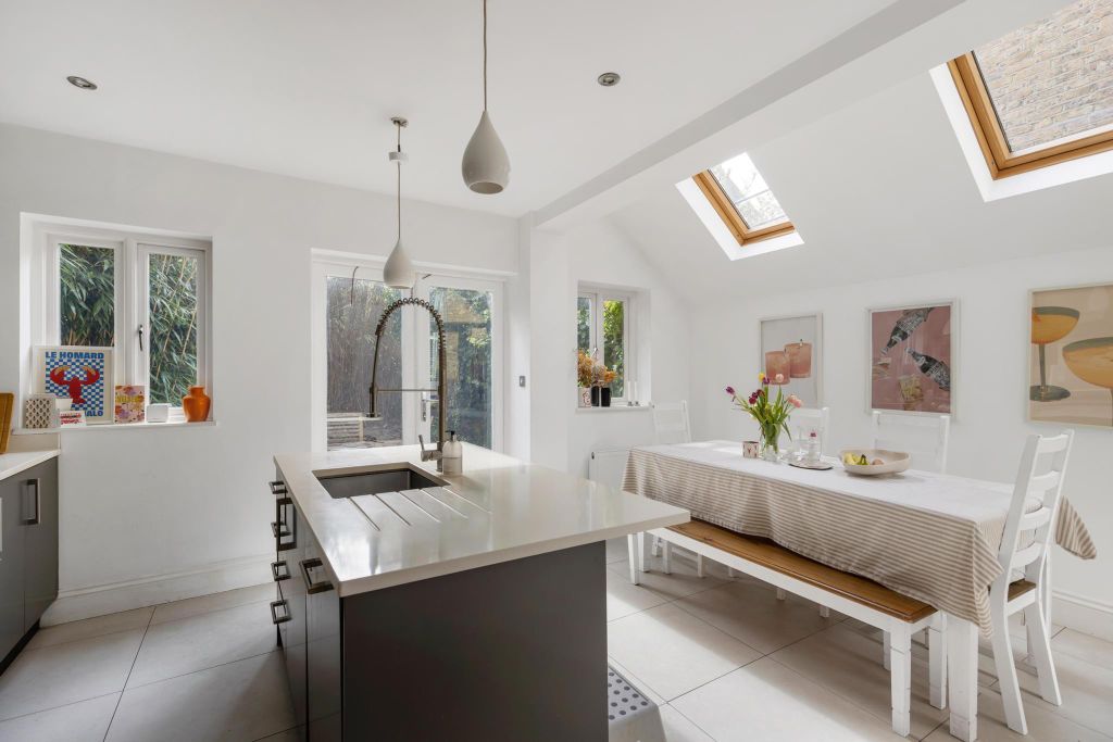 Property photo 3 of 12 Image