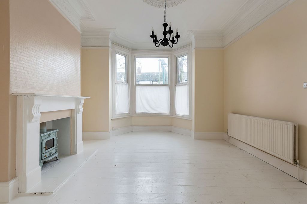 Property photo 3 of 36 Living Room