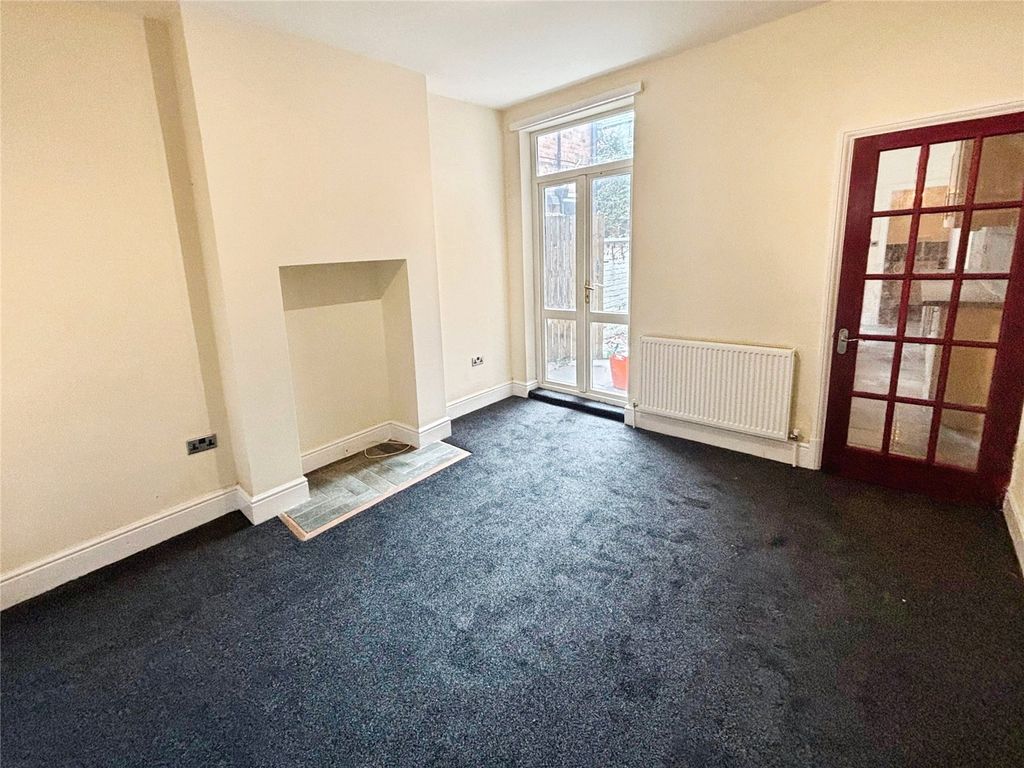 Property photo 3 of 10 Living Room