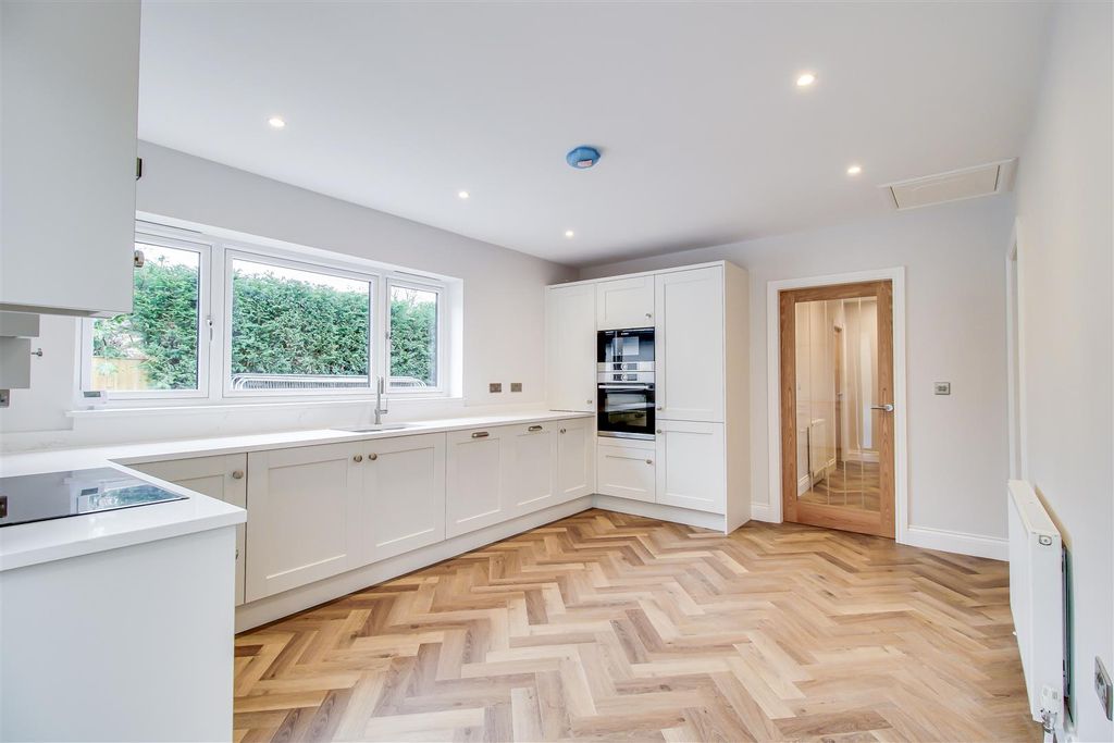 Property photo 3 of 14 Kitchen/Diner