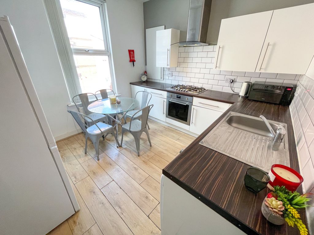 Property photo 2 of 16 File_003