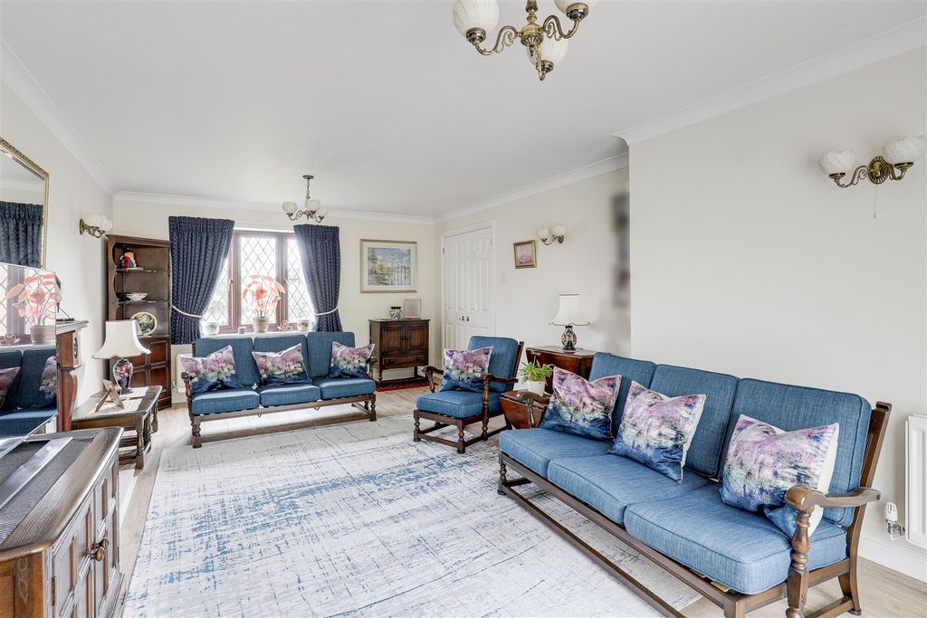 Property photo 3 of 31 2074.Jpg