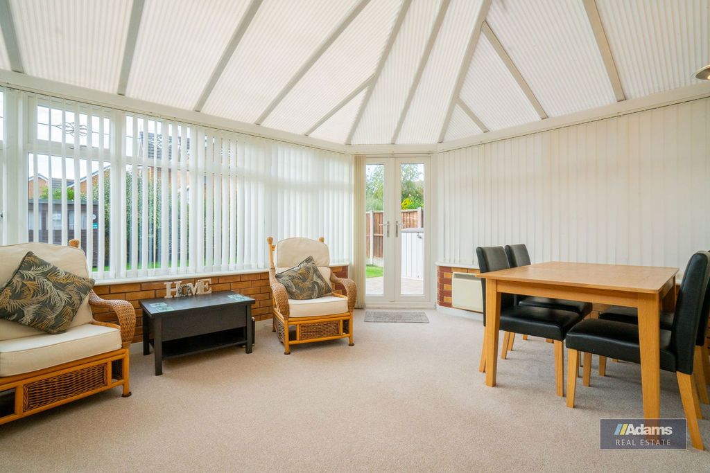 Property photo 2 of 39