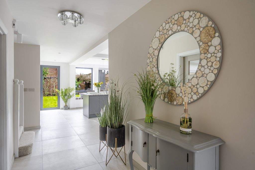 Property photo 2 of 24