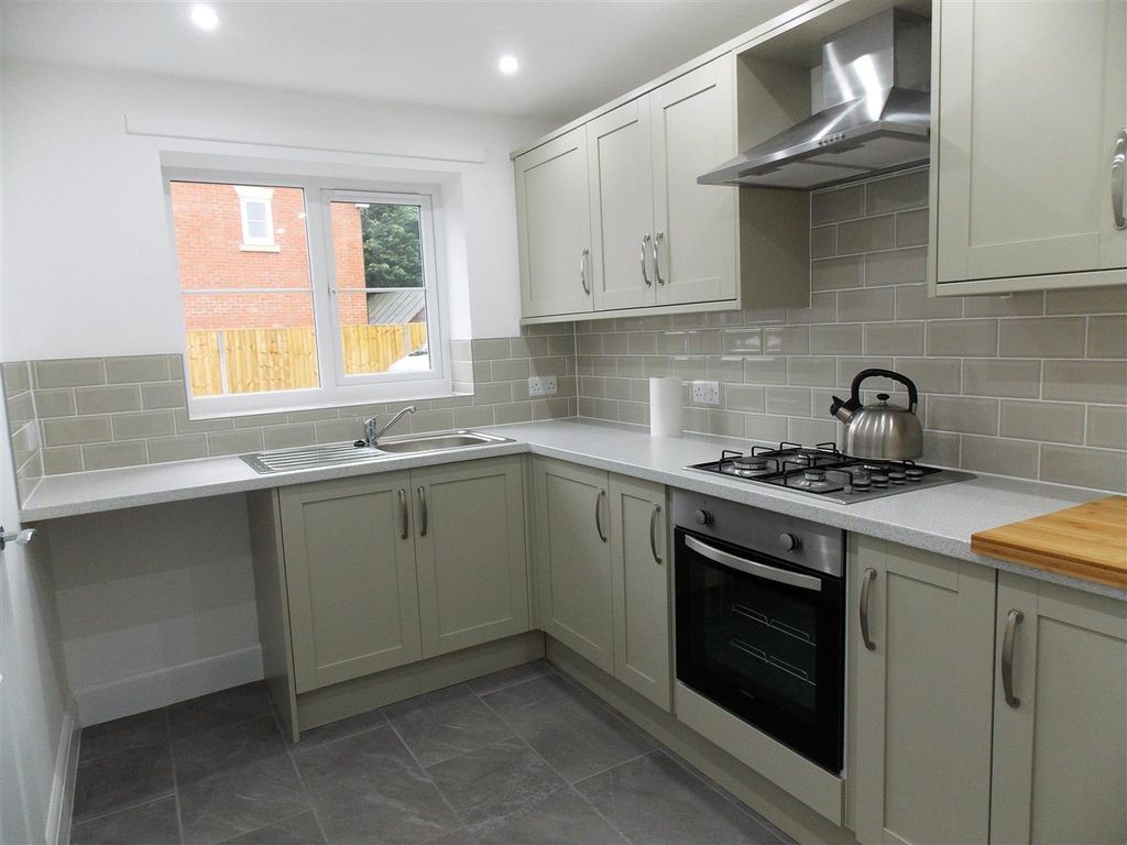 Property photo 3 of 7 Kitchen.Jpg