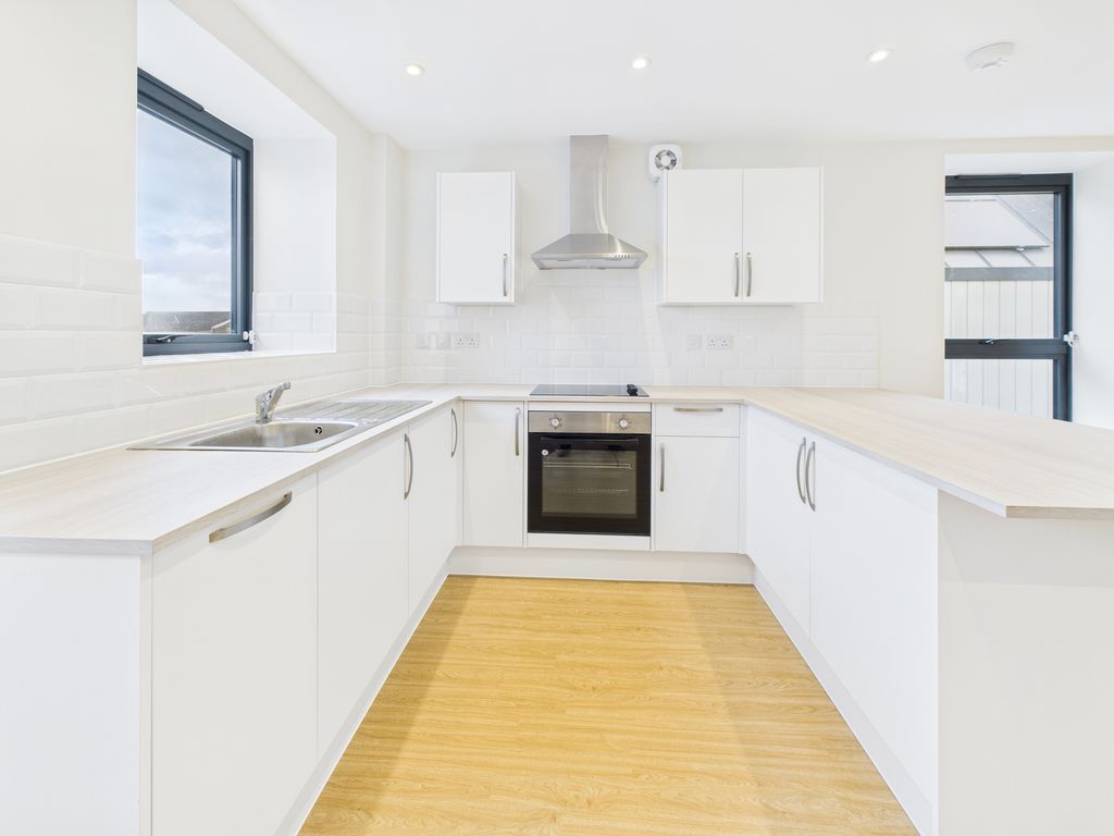 Property photo 2 of 10 Cam02519G0-Pr0353-Still007