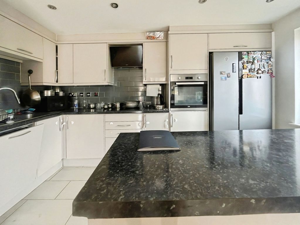 Property photo 2 of 12 Pbox-Img.Jpg