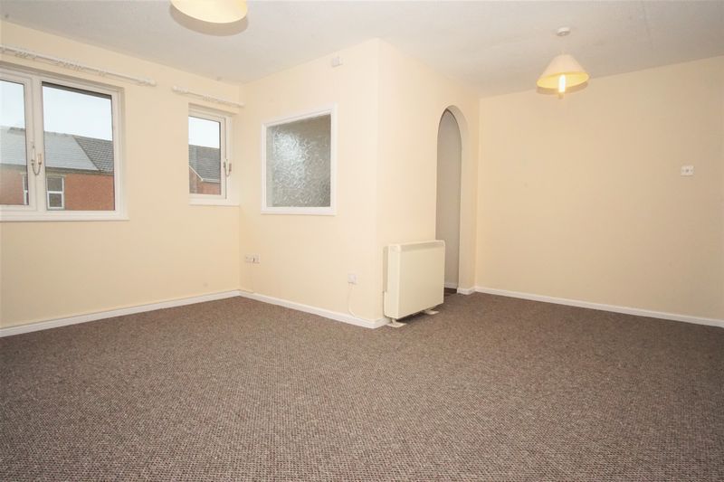 Property photo 3 of 7 Lounge