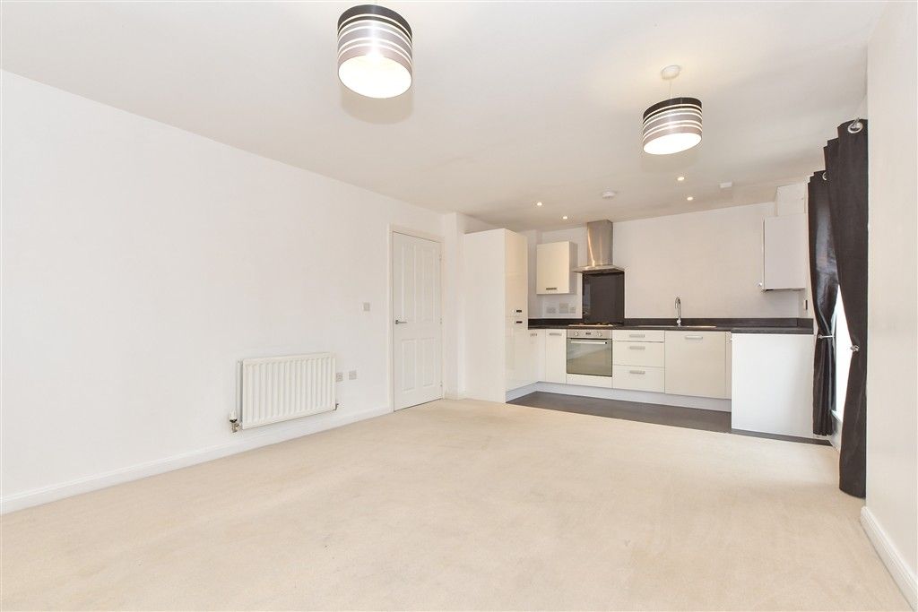 Property photo 3 of 10 Lounge/Diner