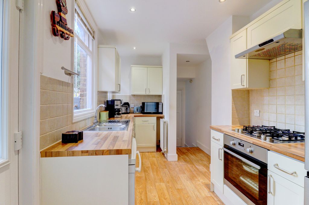 Property photo 2 of 10 Picture No. 06