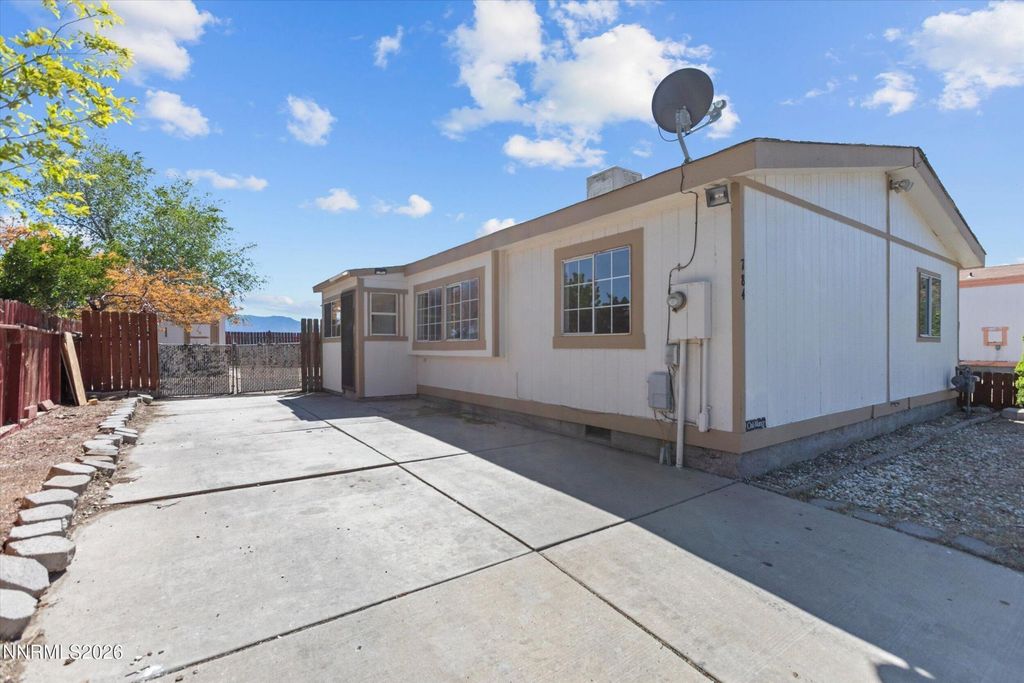 Property photo 1 of 27