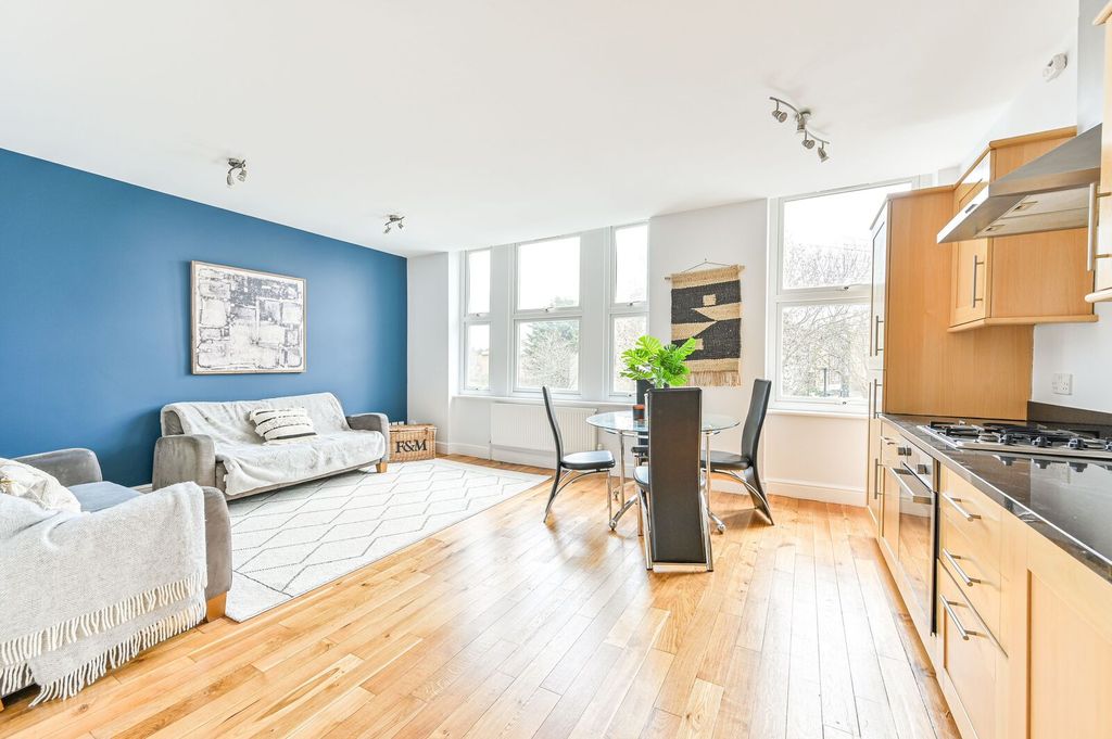 Property photo 2 of 7