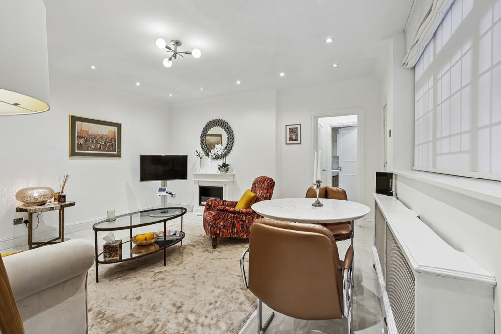 Property photo 3 of 15 Reception