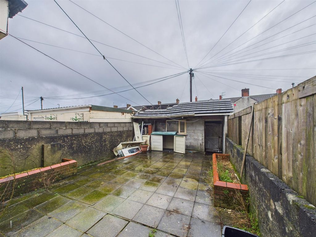 Property photo 3 of 13 Cam04045G0-Pr0058-Still012.Jpg