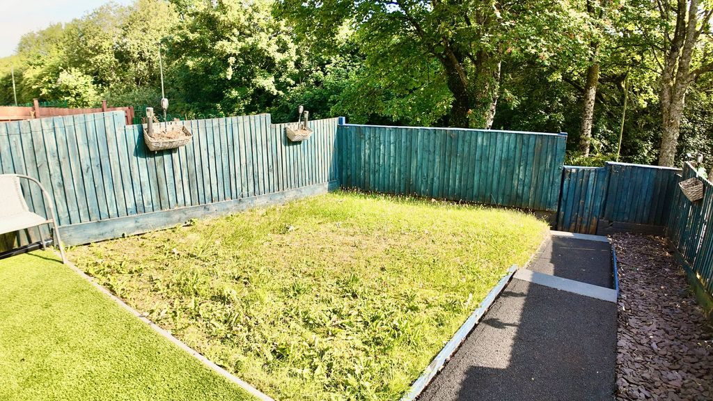 Property photo 3 of 20