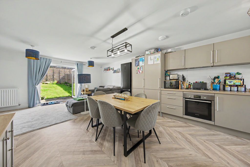 Property photo 2 of 27 Dining Area