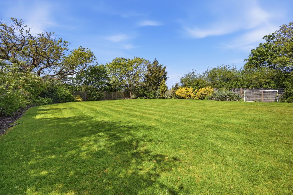 Additional image 61 of 5 bed barn conversion for saleThe Barn, Church Street, Billericay CM11