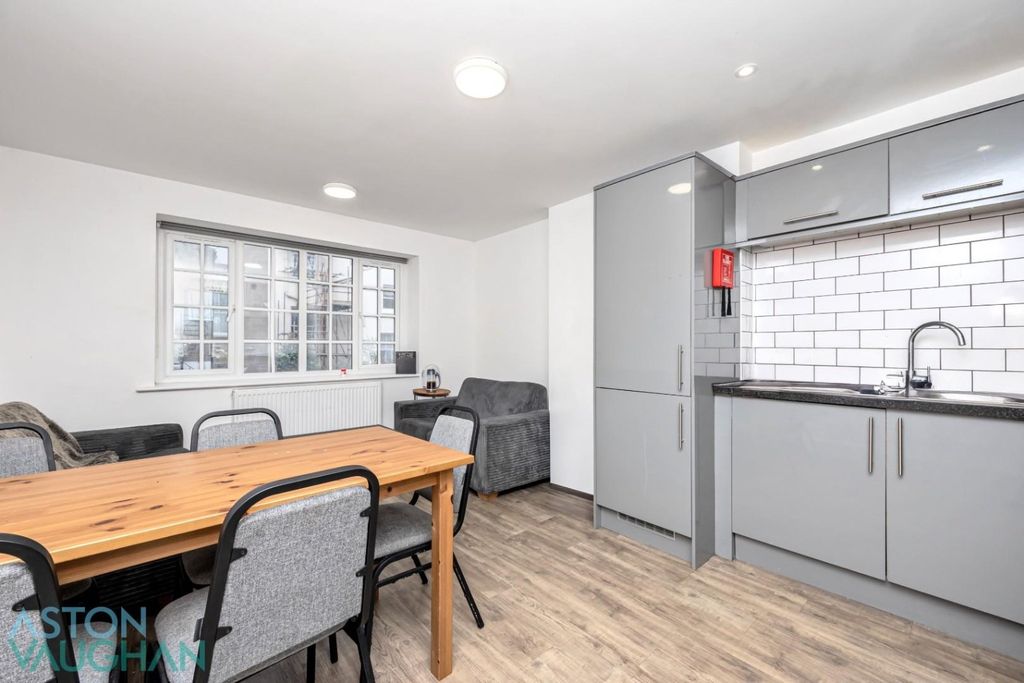 Property photo 2 of 10 4669621