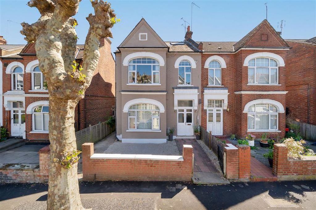 Property photo 1 of 5
