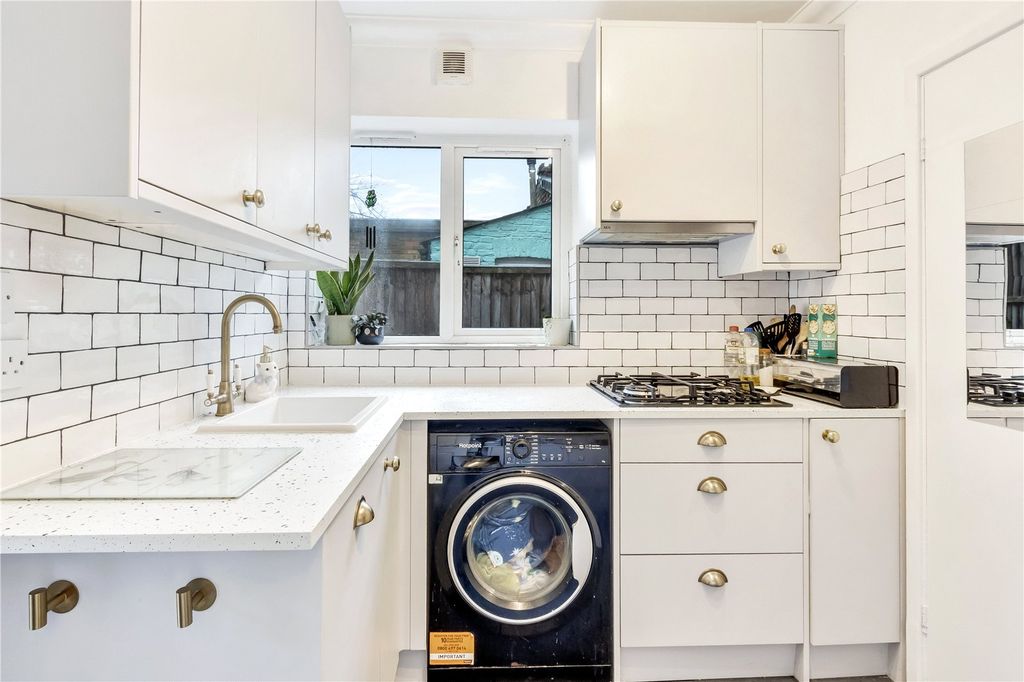 Property photo 2 of 18 Picture No. 08