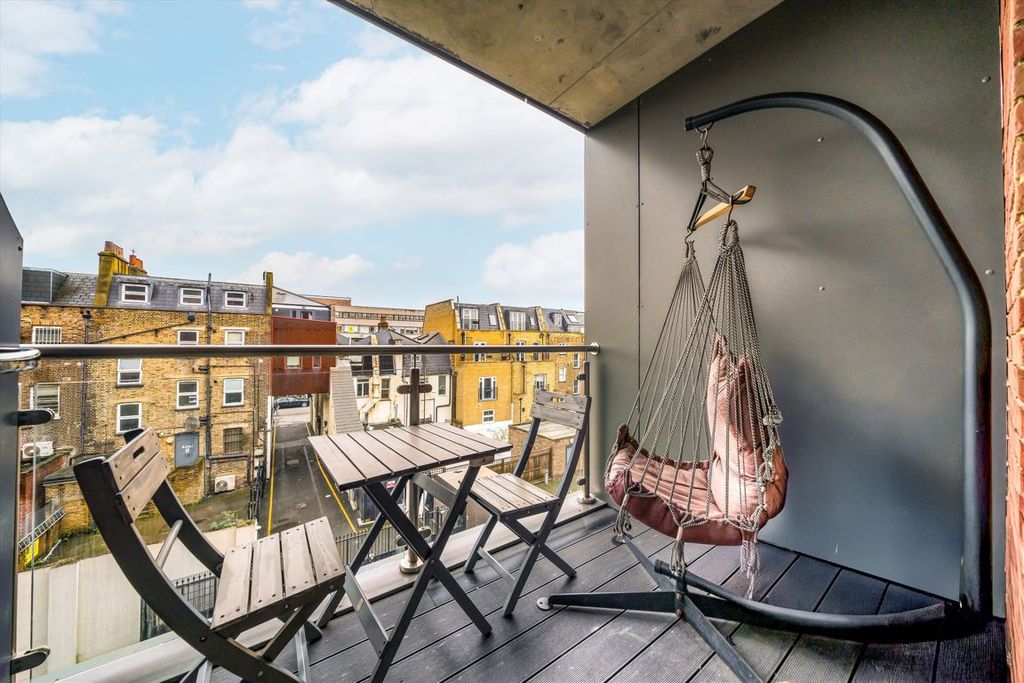 Property photo 3 of 6