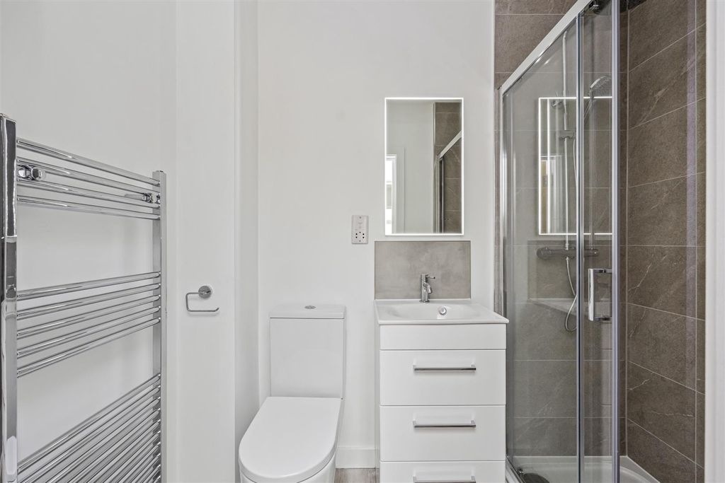 Additional image 20 of 2 bed flat to rentMontague Street, Worthing BN11