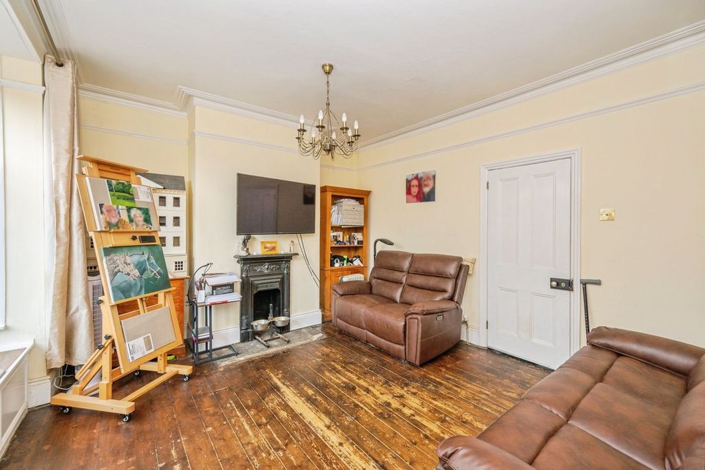 Property photo 3 of 21