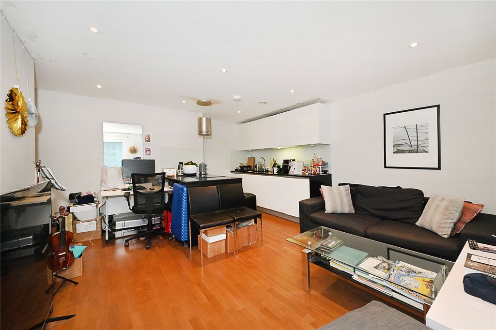 Property photo 2 of 10 Reception Room