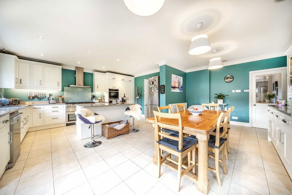 Property photo 3 of 8