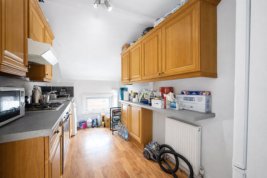 Property photo 3 of 8 Picture 3