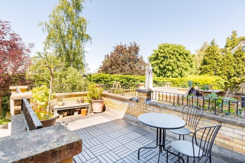 Property photo 2 of 9 Terrace