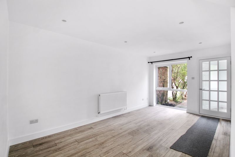 Property photo 2 of 9 Photo 7