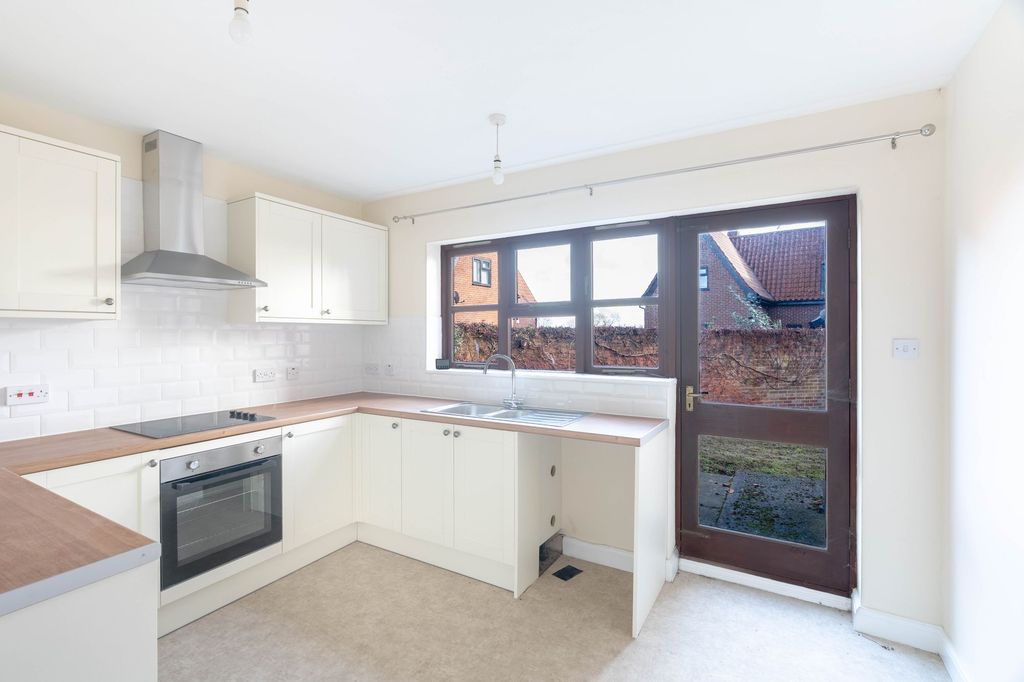 Property photo 3 of 14