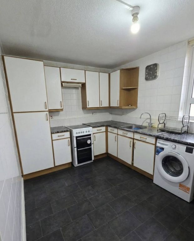 Property photo 1 of 10 Two Bedroom Flat In Blocks- Ideal For Working Families