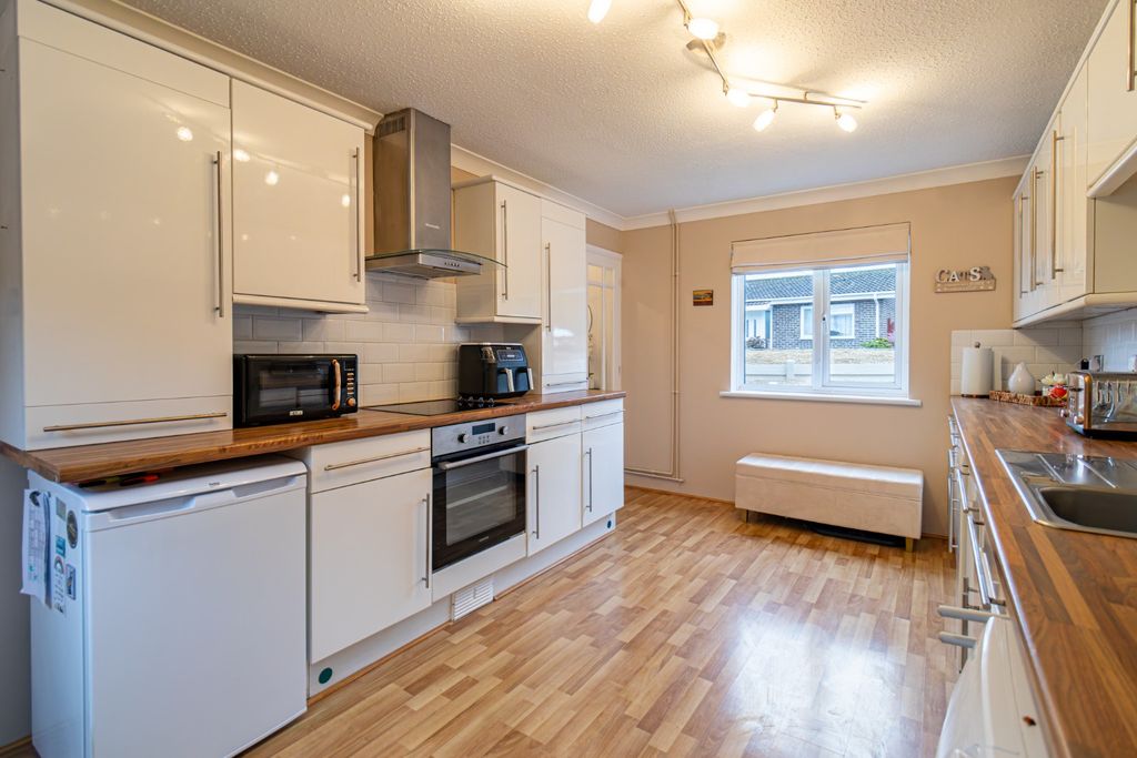 Property photo 3 of 32 4504483