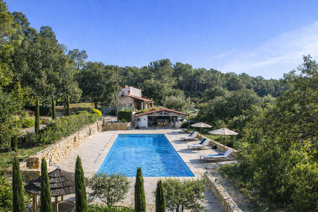 Property photo 3 of 42