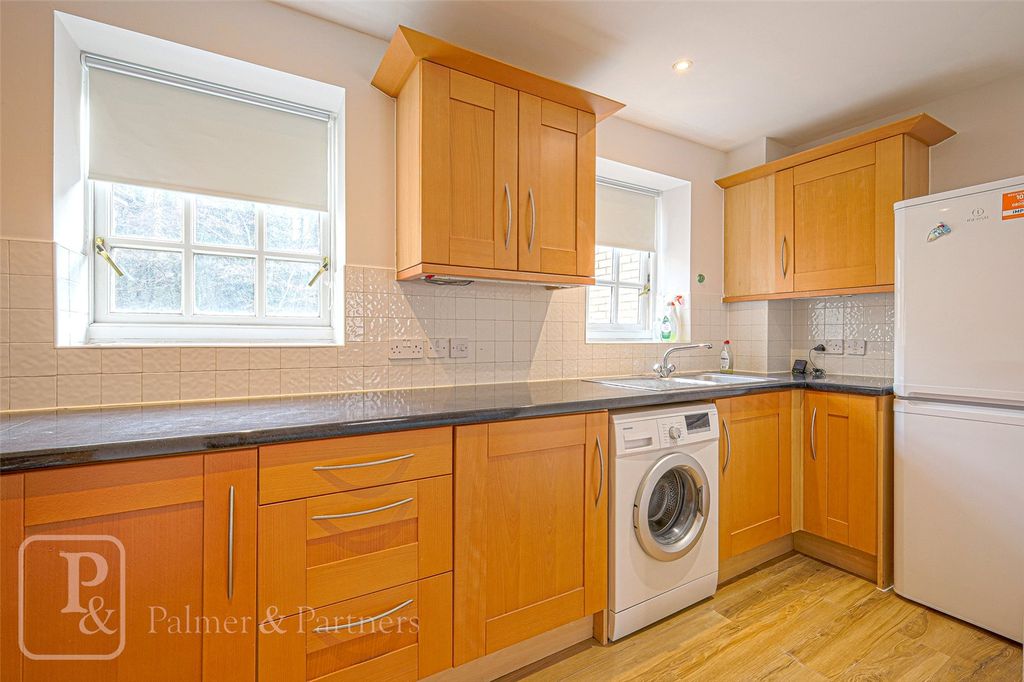 Property photo 2 of 5 Kitchen