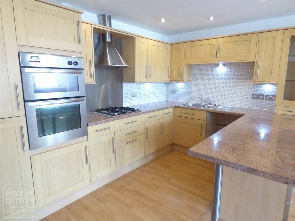 Property photo 1 of 12 Kitchen