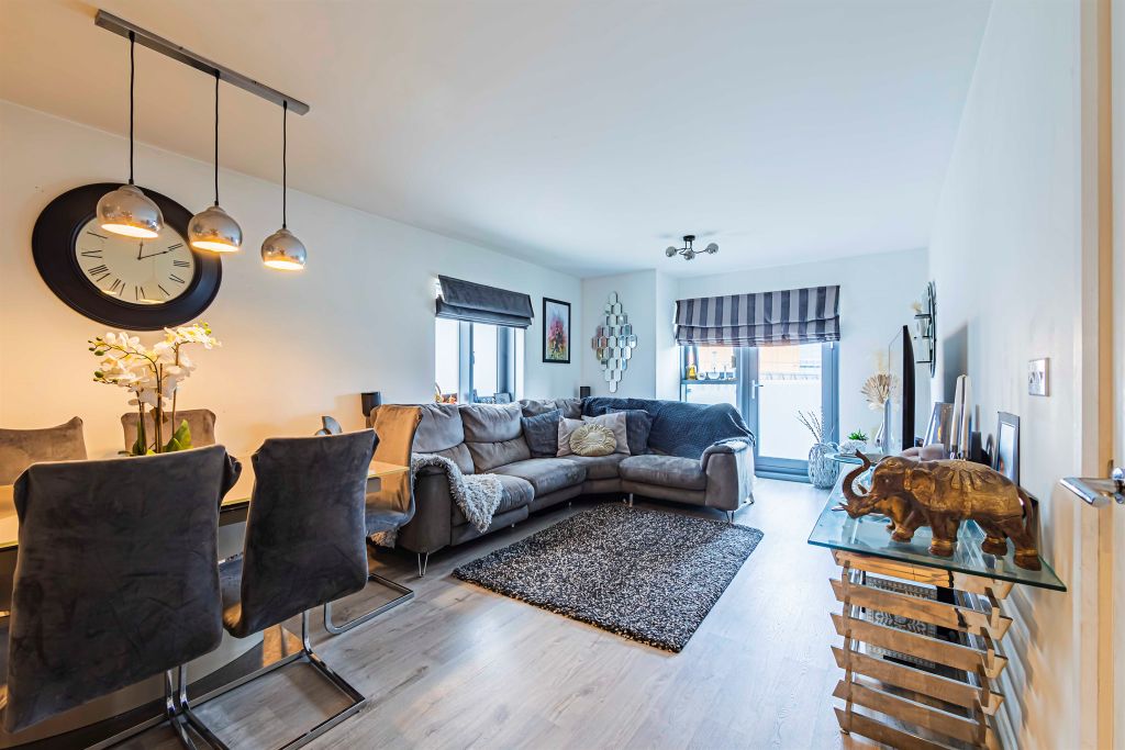 Property photo 3 of 11