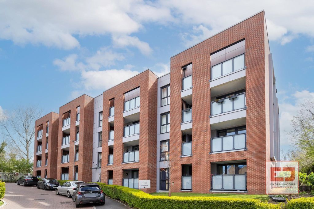 Property photo 1 of 10 Front