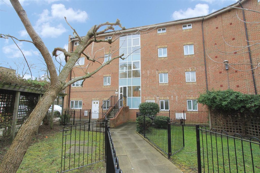 Property photo 1 of 9 Front