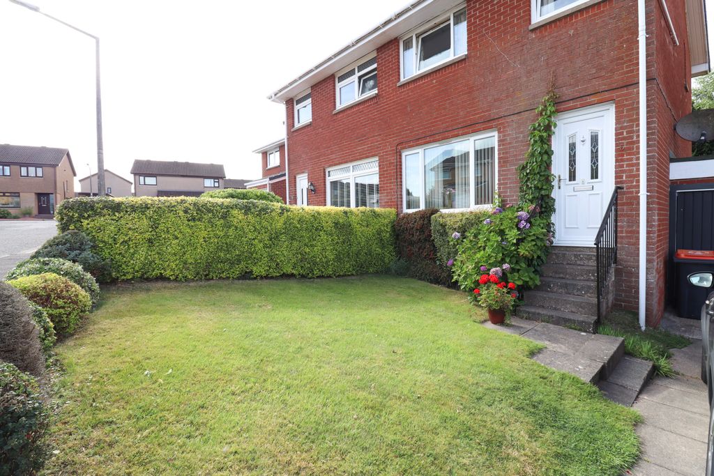 Property photo 2 of 20