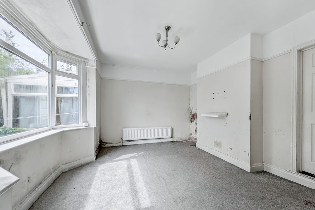 Property photo 2 of 23 17 The Oval, Newcastle Upon Tyne, Ne6 3Lh