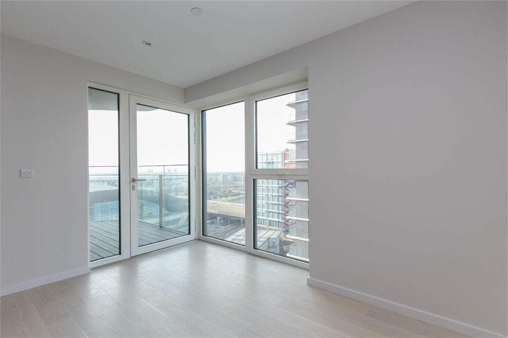 Property photo 2 of 12 Kitchen/Reception