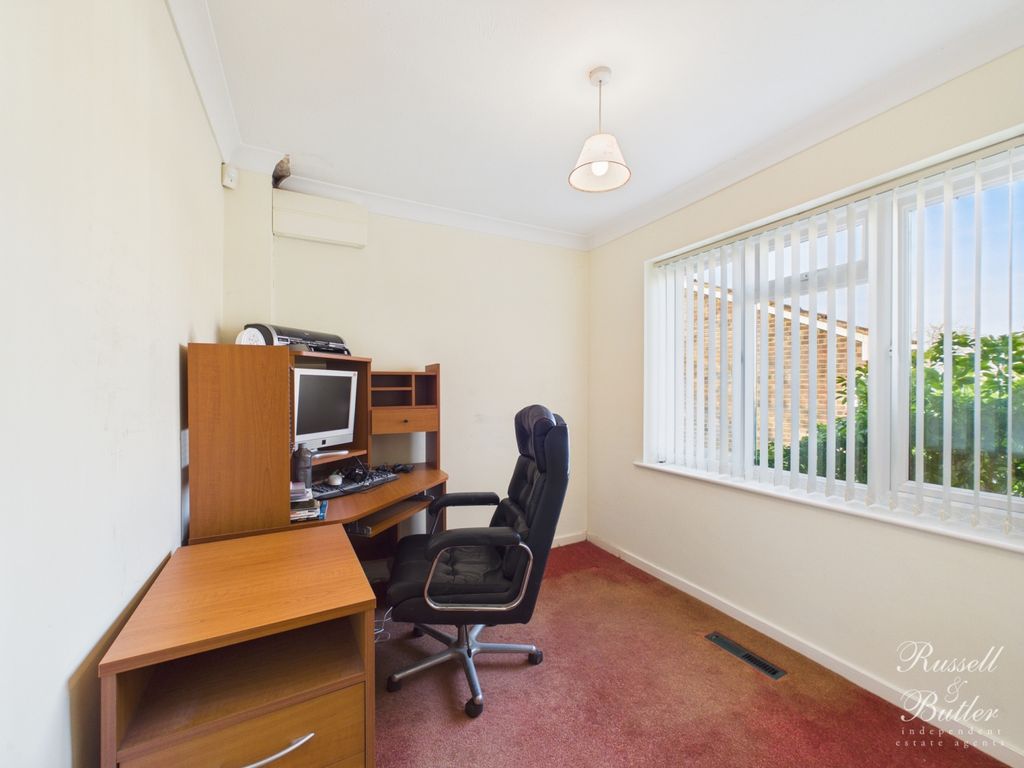 Property photo 3 of 22 Cam01995G0-Pr0423-Still001