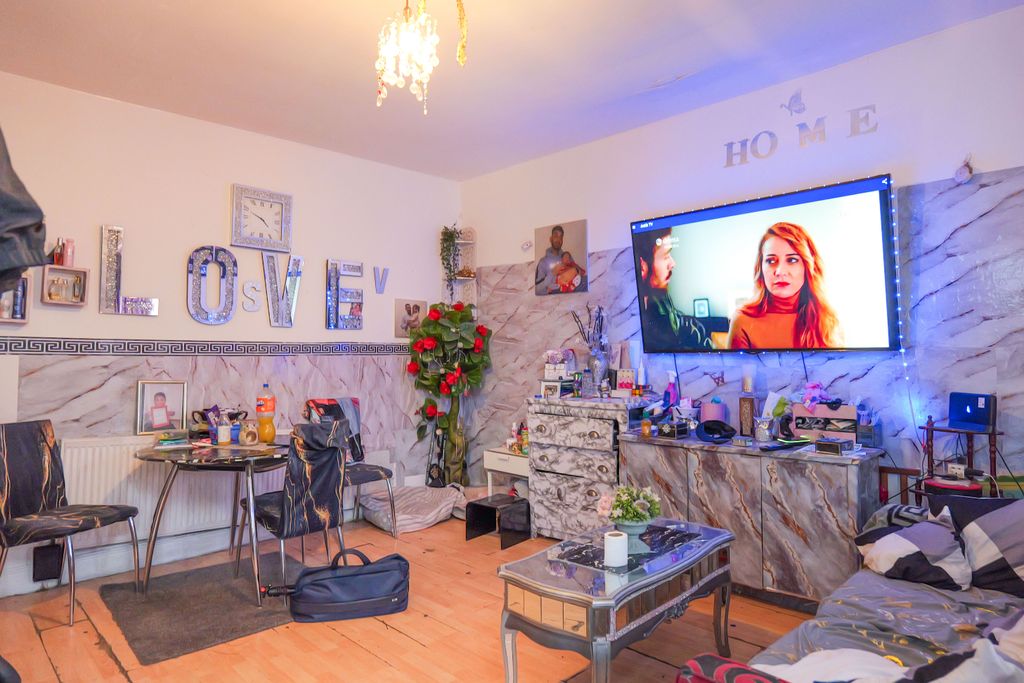 Property photo 2 of 19