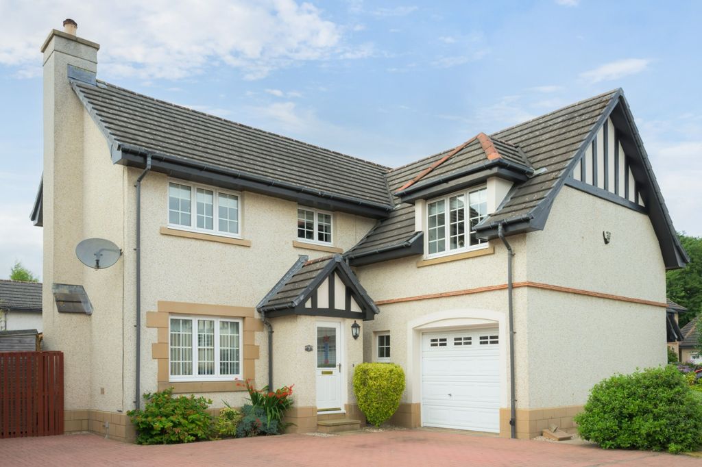 Property photo 1 of 33