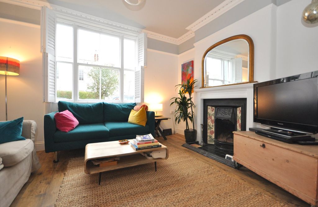 Property photo 2 of 16