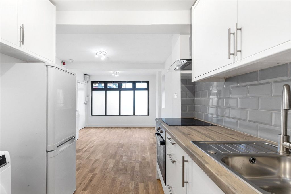 Property photo 2 of 9 Picture No. 31